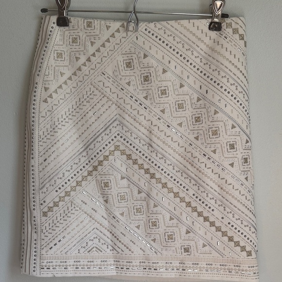 White House Black Market 0 White and Gold Geometric Pencil Skirt - Picture 4 of 11